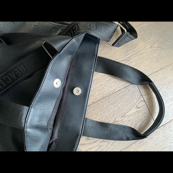 Kenneth Cole Reaction Crossbody Bag - Picture 3 of 12